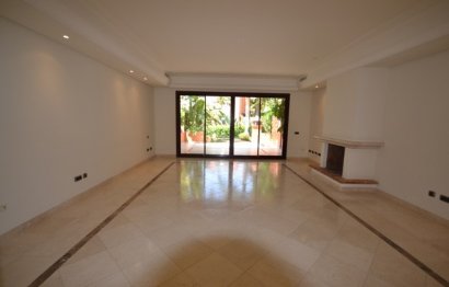 Resale - House - Semi-Detached House - Marbella - The Golden Mile