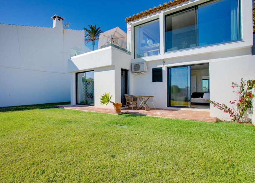 Resale - House - Detached Villa - Estepona