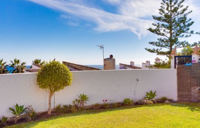 Resale - House - Detached Villa - Estepona