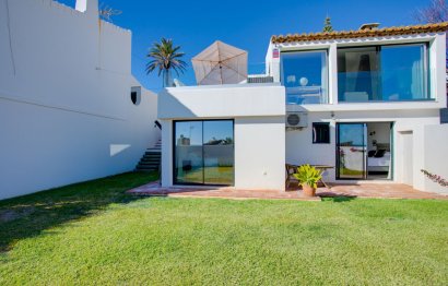 Resale - House - Detached Villa - Estepona