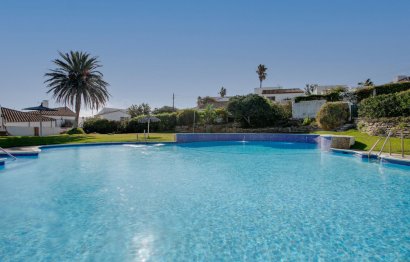 Resale - House - Detached Villa - Estepona