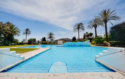 Resale - House - Detached Villa - Estepona