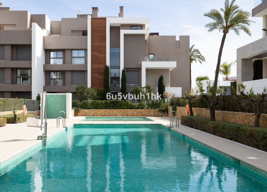 Resale - Apartment - Middle Floor Apartment - Estepona - Cancelada