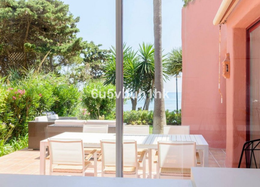 Resale - Apartment - Middle Floor Apartment - Estepona - Estepona Centro