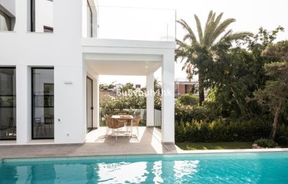 Resale - House - Detached Villa - Marbella - Marbesa