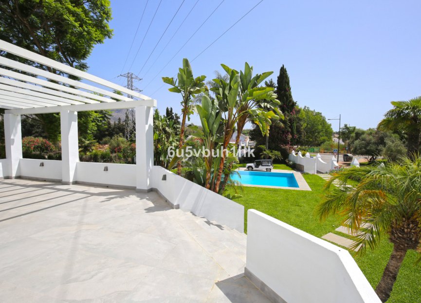 Resale - House - Semi-Detached House - Marbella - Nueva Andalucia