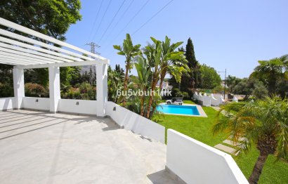 Resale - House - Semi-Detached House - Marbella - Nueva Andalucia