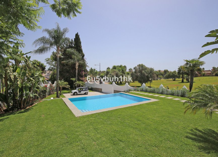 Resale - House - Semi-Detached House - Marbella - Nueva Andalucia