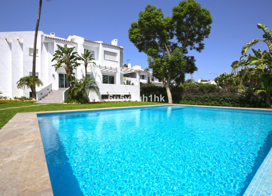 Resale - House - Semi-Detached House - Marbella - Nueva Andalucia