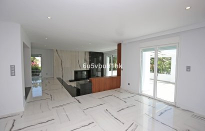 Resale - House - Semi-Detached House - Marbella - Nueva Andalucia