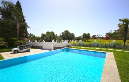 Resale - House - Semi-Detached House - Marbella - Nueva Andalucia