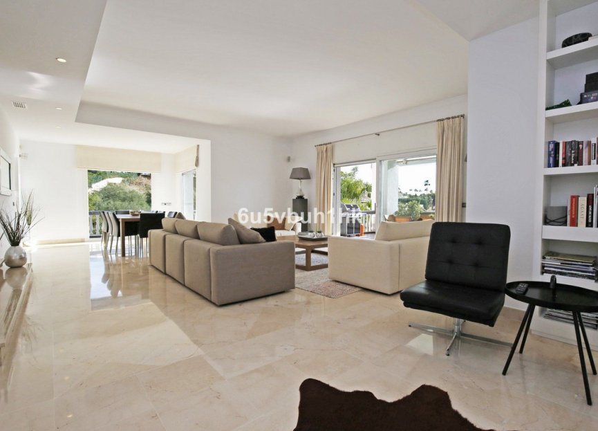 Resale - House - Detached Villa - Marbella - Nueva Andalucia