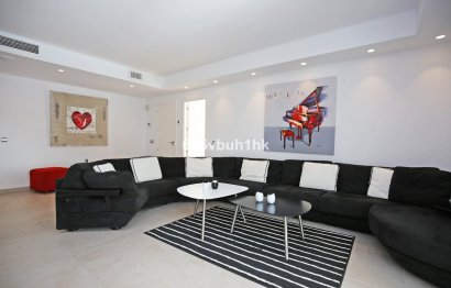 Resale - House - Detached Villa - Marbella - Nueva Andalucia