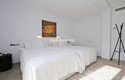 Resale - House - Detached Villa - Marbella - Nueva Andalucia