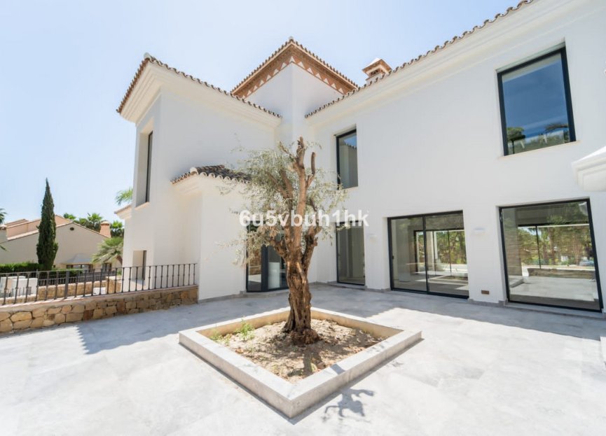 Resale - House - Detached Villa - Marbella - Sierra Blanca