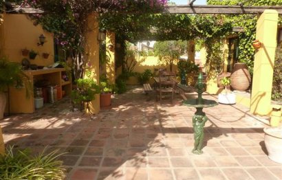 Resale - House - Detached Villa - Estepona - Estepona Centro