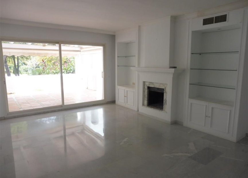 Resale - Apartment - Penthouse - Marbella - Guadalmina Baja