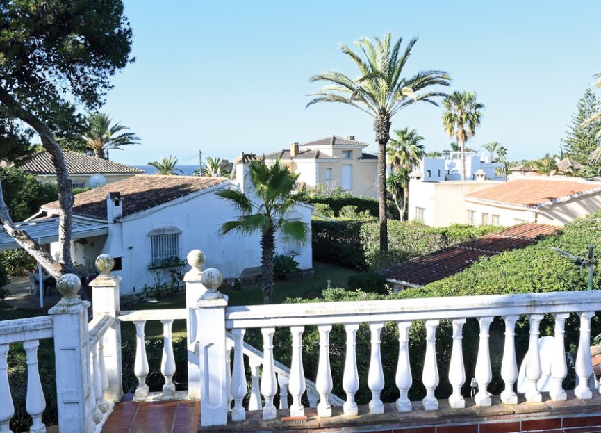 Resale - House - Detached Villa - Marbella - Marbesa