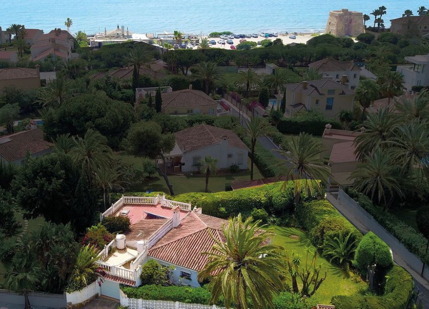 Resale - House - Detached Villa - Marbella - Marbesa