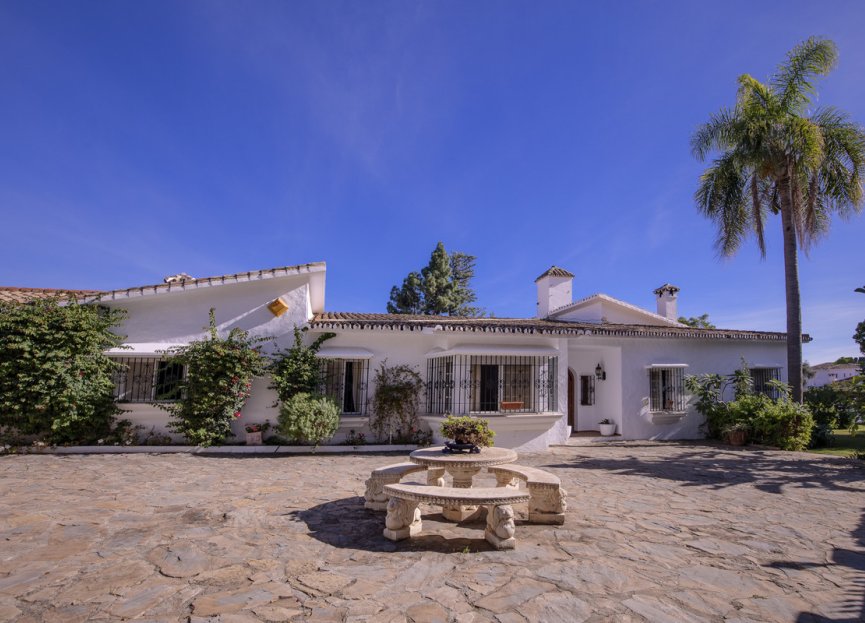 Resale - House - Detached Villa - Marbella - Guadalmina Alta