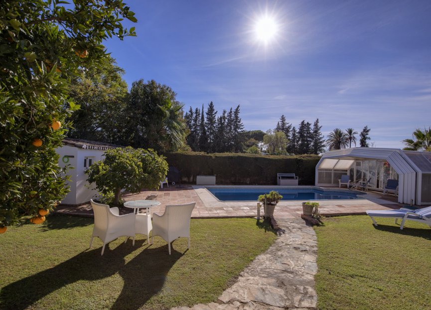 Resale - House - Detached Villa - Marbella - Guadalmina Alta