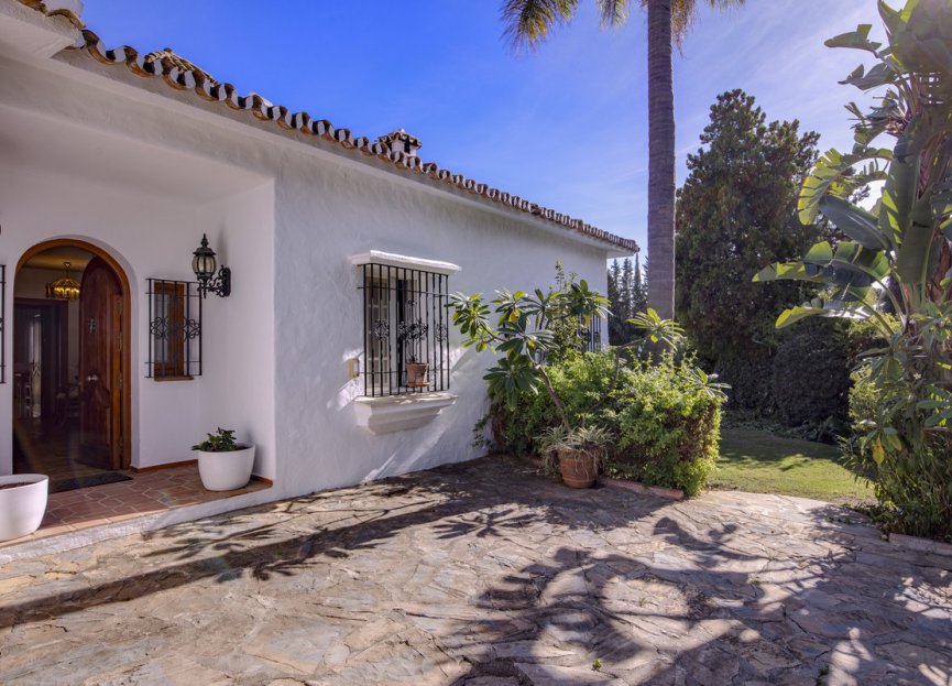 Resale - House - Detached Villa - Marbella - Guadalmina Alta