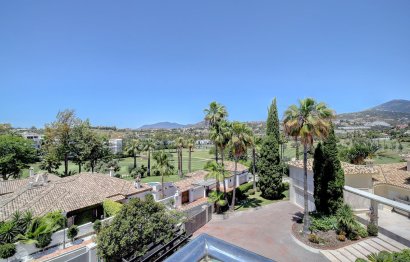 Resale - House - Detached Villa - Marbella - Nueva Andalucia