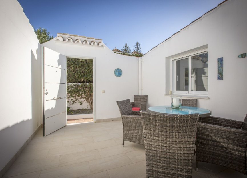 Resale - House - Semi-Detached House - Marbella - Nueva Andalucia