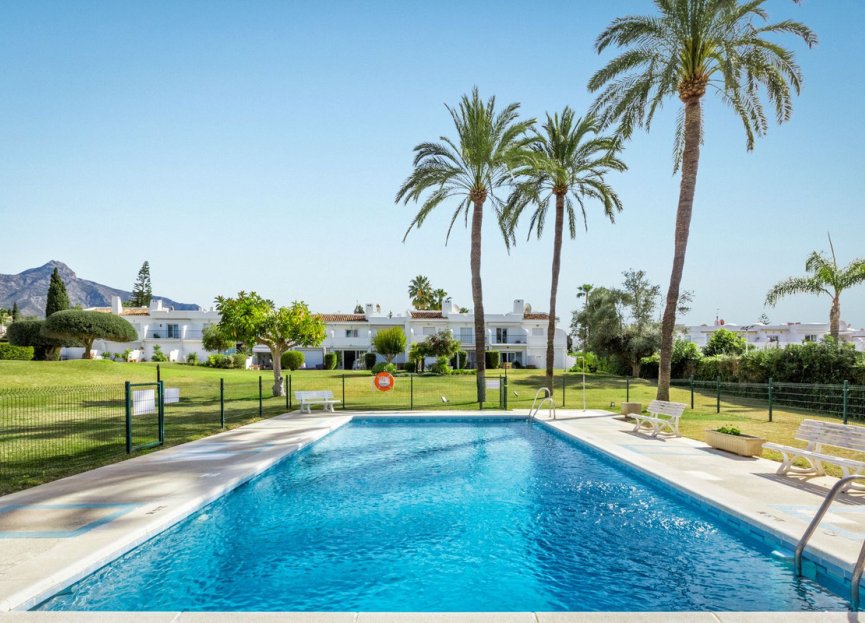 Resale - Apartment - Ground Floor Apartment - Marbella - Nueva Andalucia