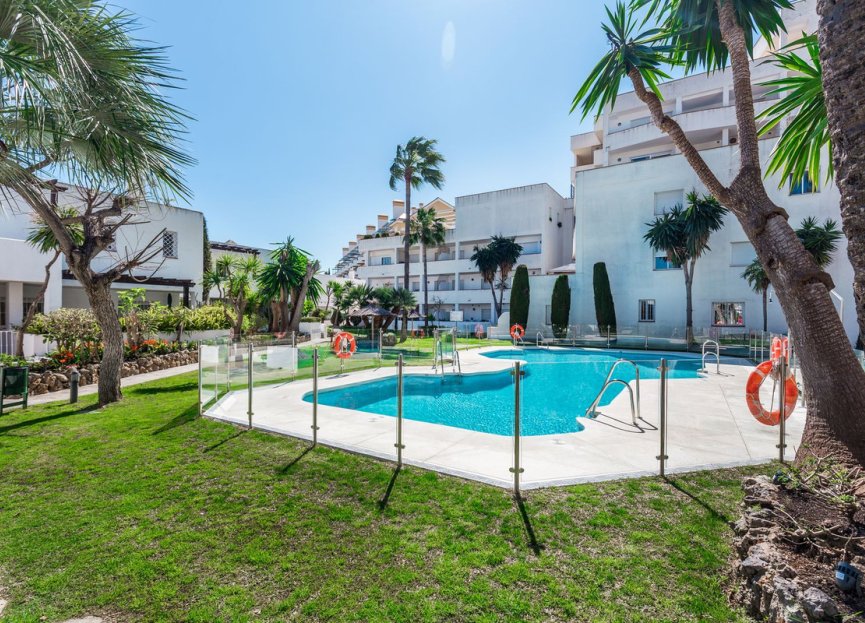 Resale - Apartment - Middle Floor Apartment - Marbella - Nueva Andalucia