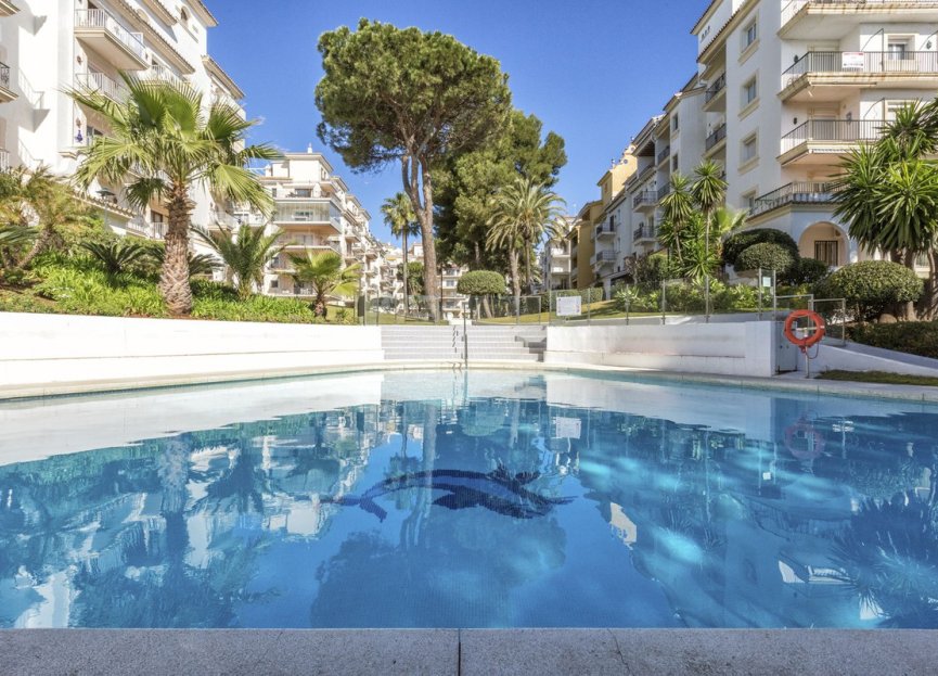 Resale - Apartment - Ground Floor Apartment - Marbella - Puerto Banús