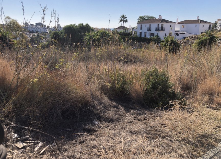 Resale - Plot - Residential Plot - Estepona - Selwo