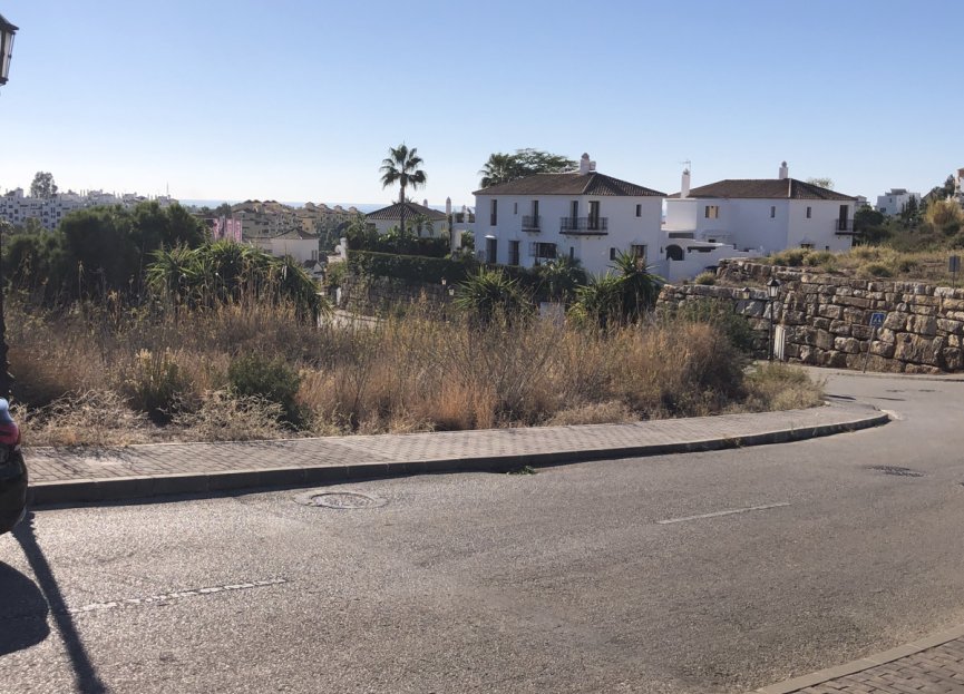 Resale - Plot - Residential Plot - Estepona - Selwo