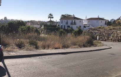 Resale - Plot - Residential Plot - Estepona - Selwo