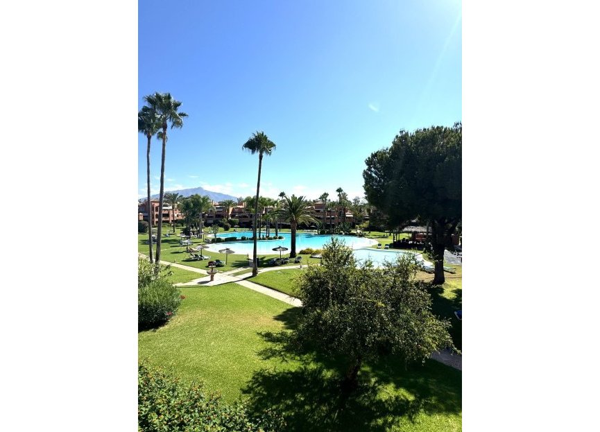 Resale - Apartment - Middle Floor Apartment - Marbella - Guadalmina Baja