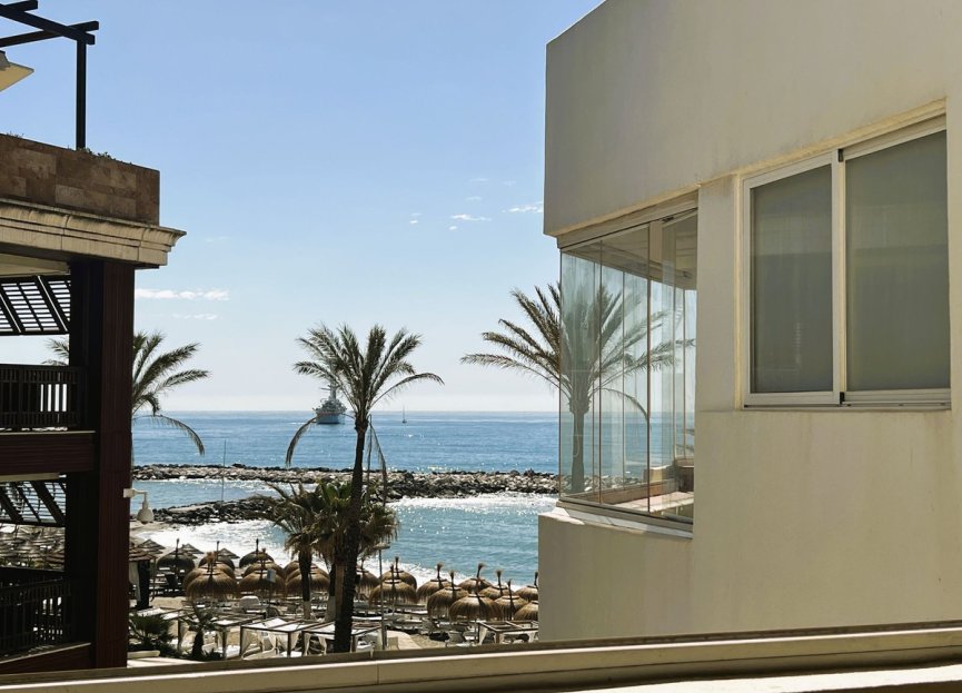 Resale - Apartment - Middle Floor Apartment - Marbella - Puerto Banús