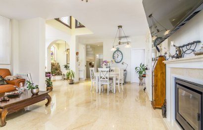 Resale - House - Detached Villa - Estepona - Estepona Centro