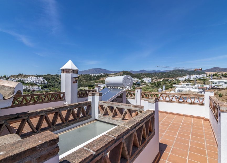 Resale - House - Detached Villa - Estepona - Estepona Centro