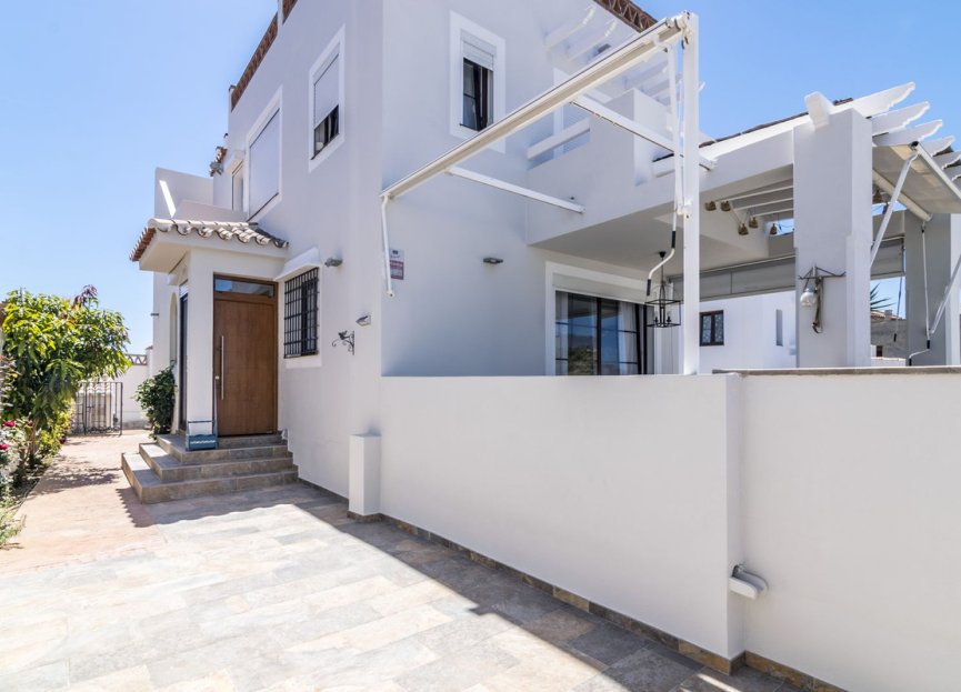 Resale - House - Detached Villa - Estepona - Estepona Centro