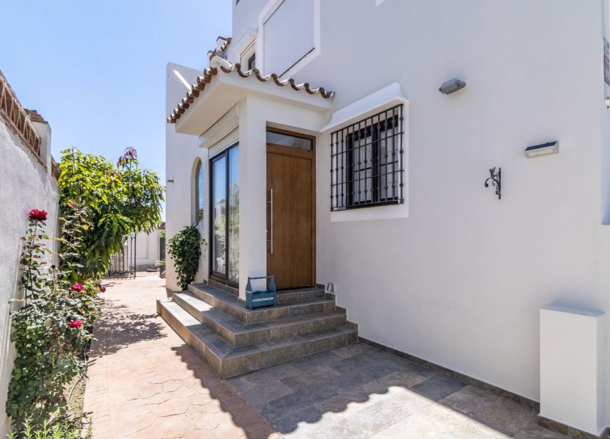 Resale - House - Detached Villa - Estepona - Estepona Centro