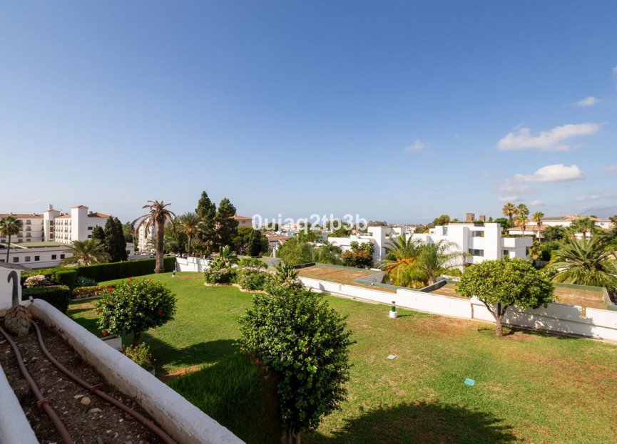 Resale - Apartment - Top Floor Apartment - Marbella - Nueva Andalucia