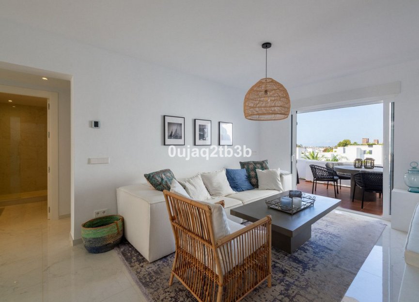 Resale - Apartment - Top Floor Apartment - Marbella - Nueva Andalucia