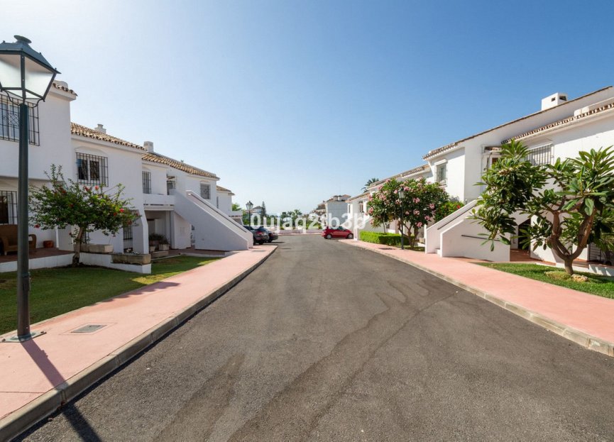 Resale - Apartment - Top Floor Apartment - Marbella - Nueva Andalucia