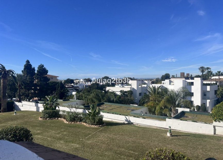 Resale - Apartment - Top Floor Apartment - Marbella - Nueva Andalucia