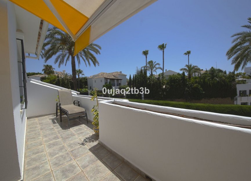 Resale - Apartment - Top Floor Apartment - Marbella - Nueva Andalucia