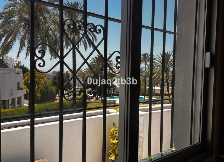 Resale - Apartment - Top Floor Apartment - Marbella - Nueva Andalucia