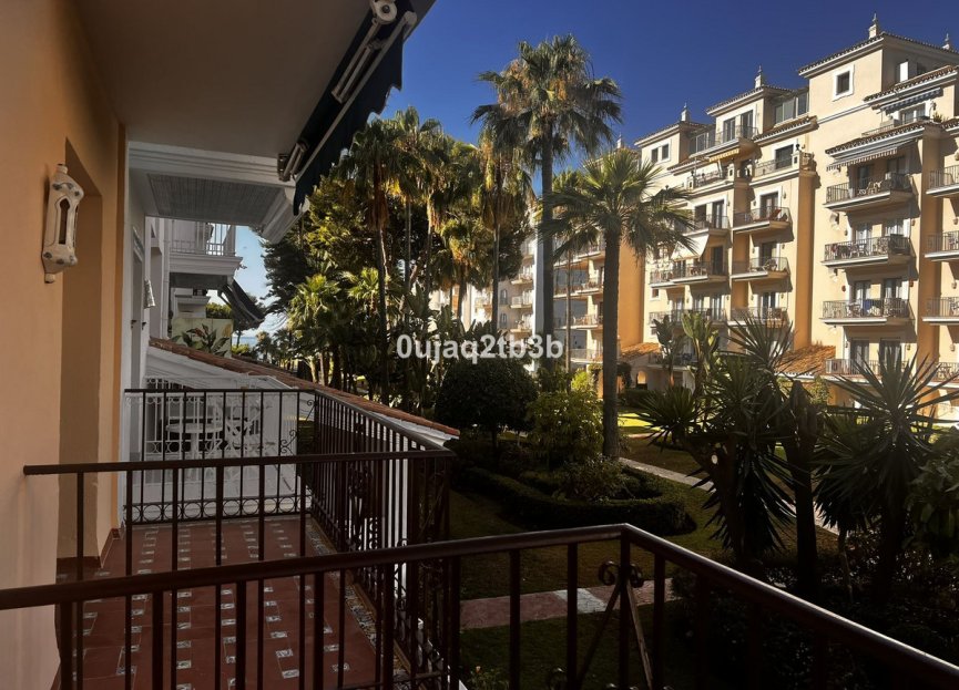 Resale - Apartment - Middle Floor Apartment - Marbella - Puerto Banús