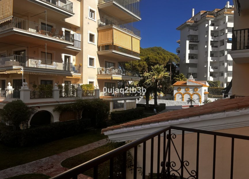 Resale - Apartment - Middle Floor Apartment - Marbella - Puerto Banús