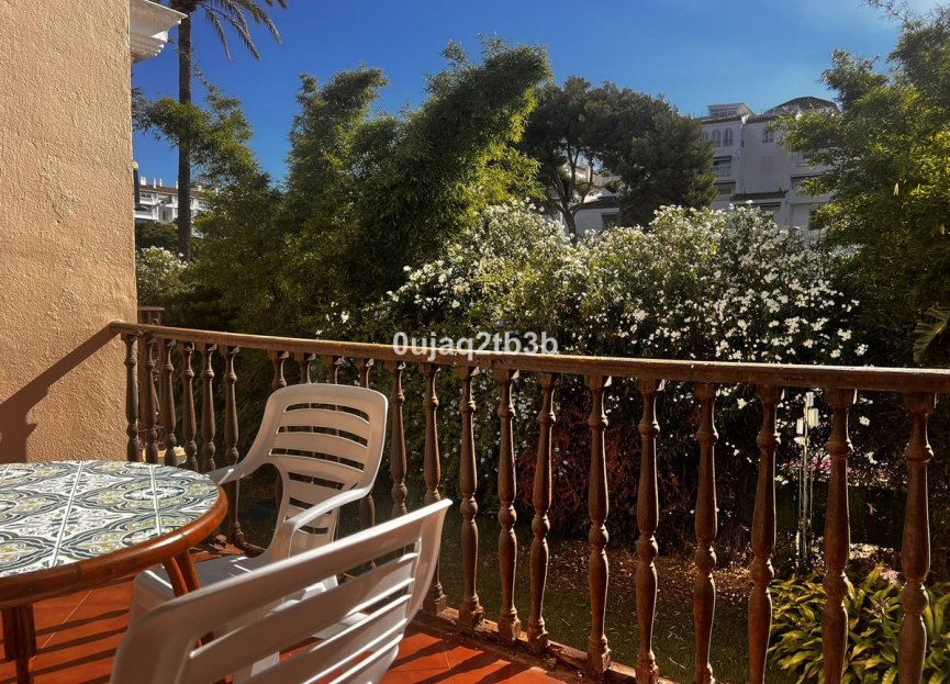 Resale - Apartment - Middle Floor Apartment - Marbella - Puerto Banús