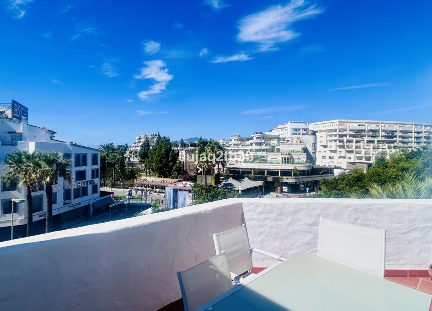 Resale - Apartment - Middle Floor Apartment - Marbella - Puerto Banús